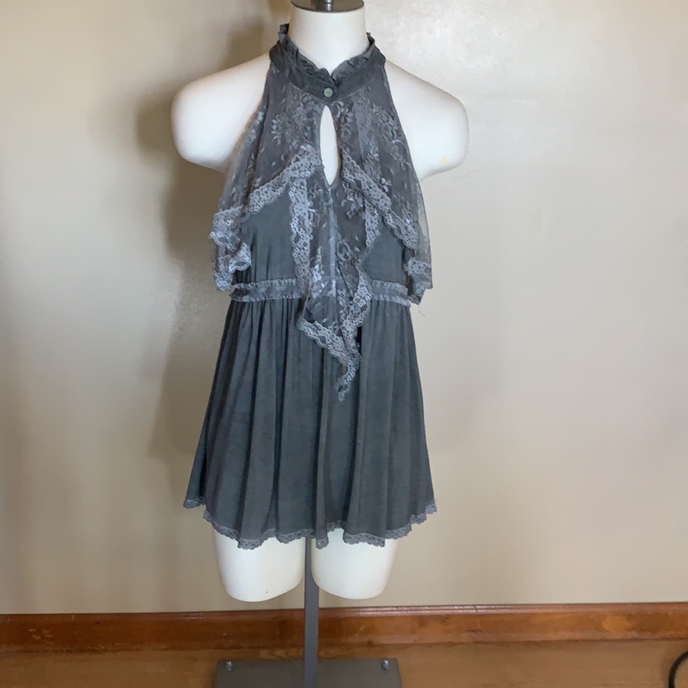 POL Front Button Closure Ruffle Detail Halter - Picture 8 of 12